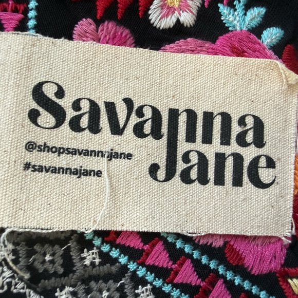 Savanna Jane Black Top with Vibrant Embroidery - Size Small - Picture 8 of 10